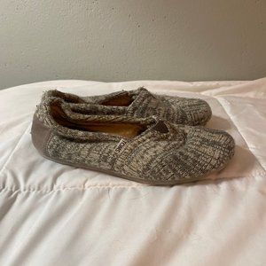 Womens TOMS grey knitted shoes size W6